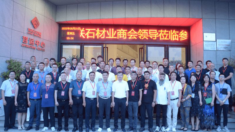 成都岩板台面安装师傅：揭秘岩板台面安装的五大要点