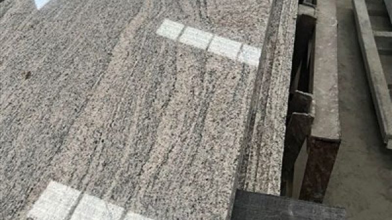 以下是一些在花岗岩翻新领域具有良好口碑的品牌：
